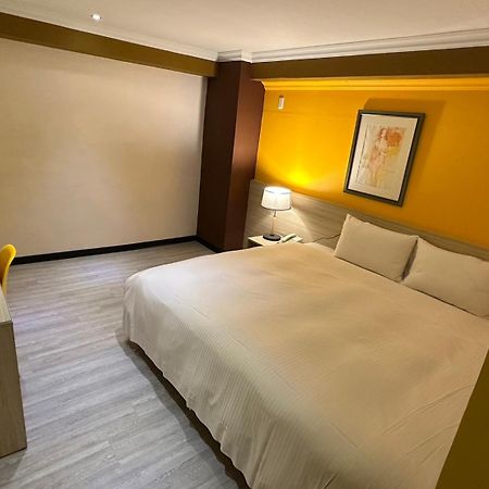 Lily Hotel Kaohsiung Dış mekan fotoğraf