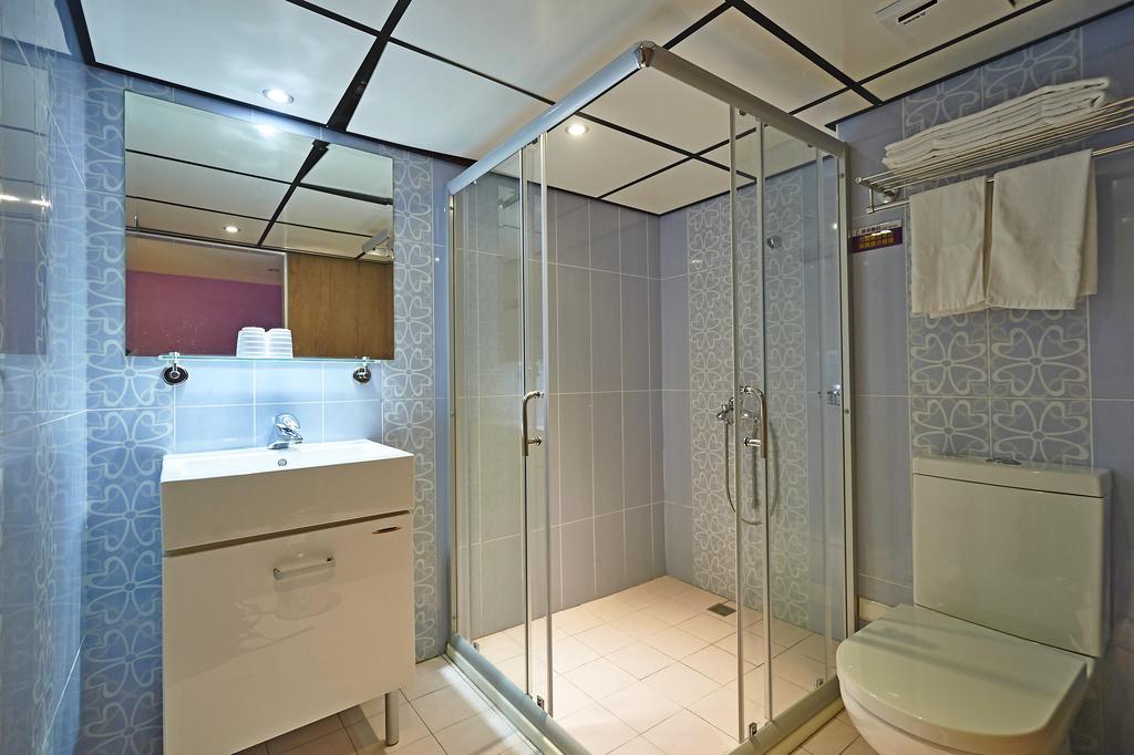 Lily Hotel Kaohsiung Dış mekan fotoğraf