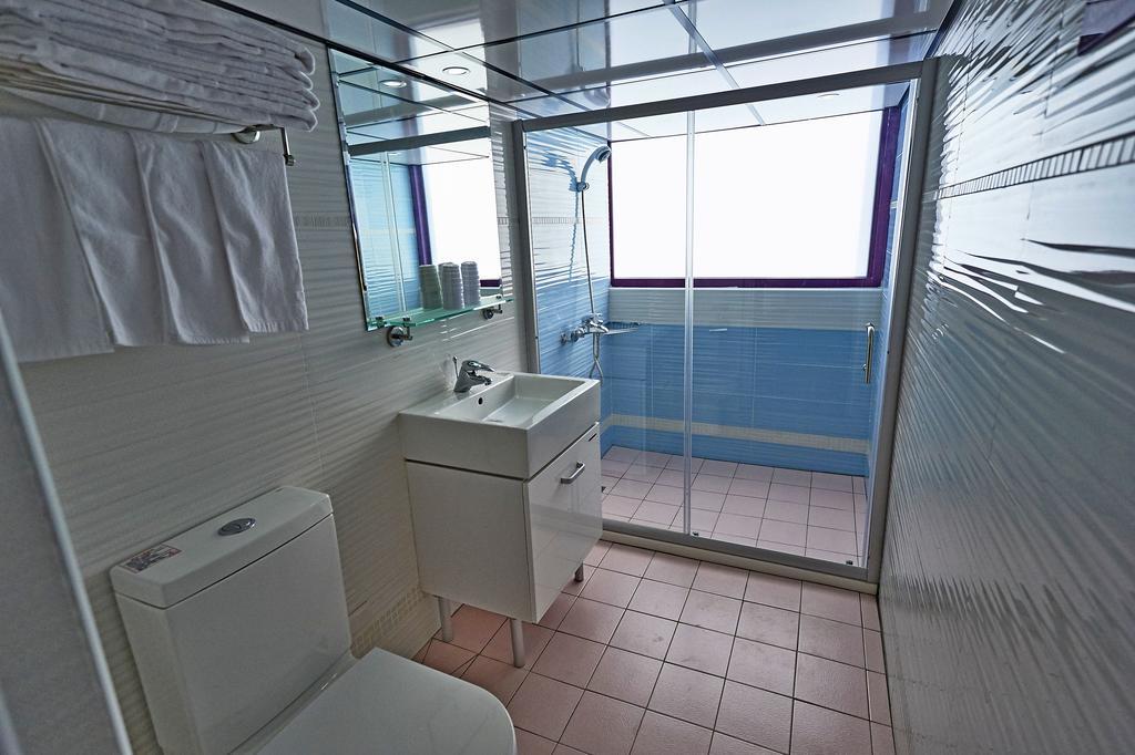 Lily Hotel Kaohsiung Dış mekan fotoğraf